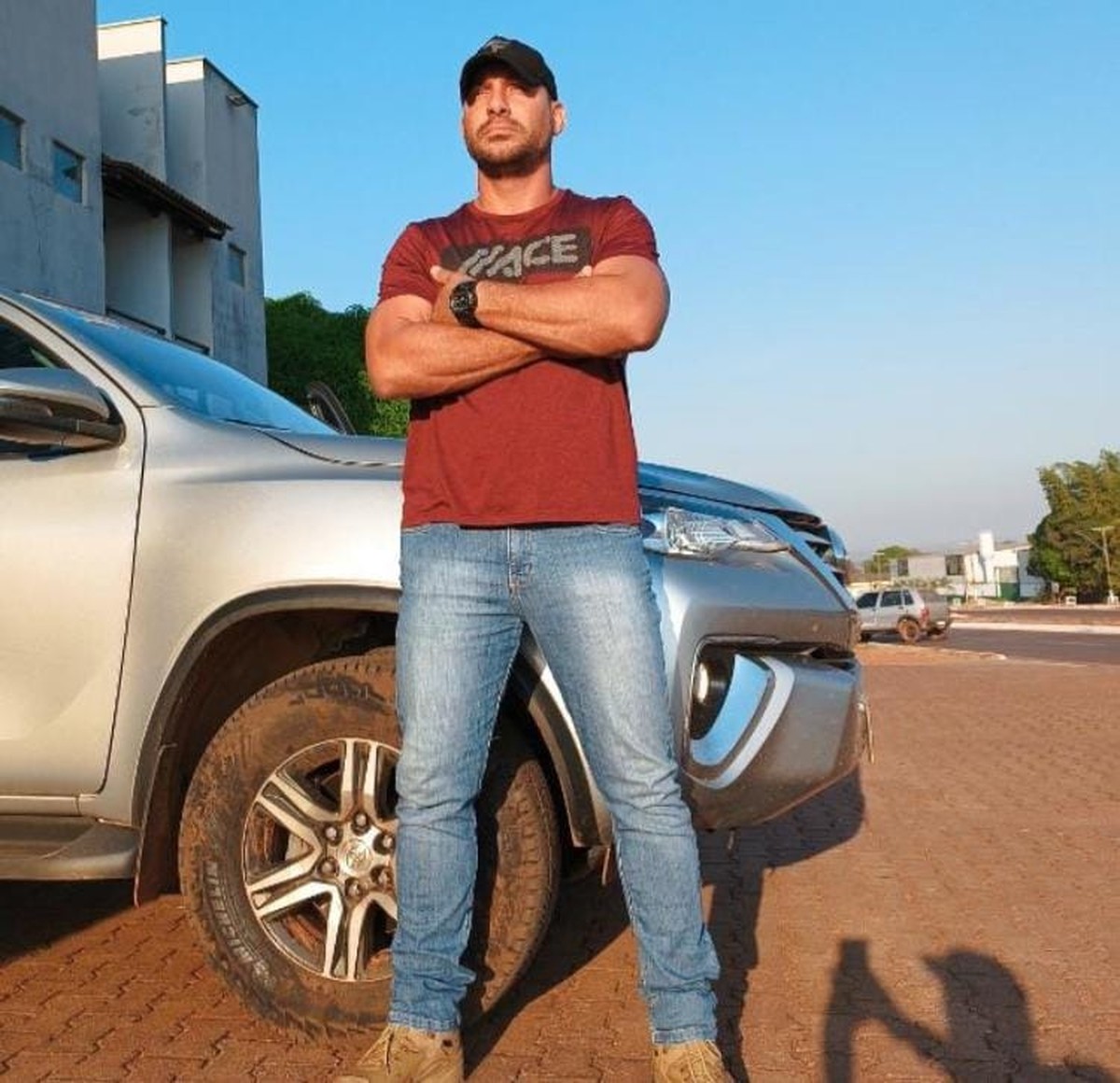 Corpo de motorista do senador Irajá é liberado do IML e será velado em ...