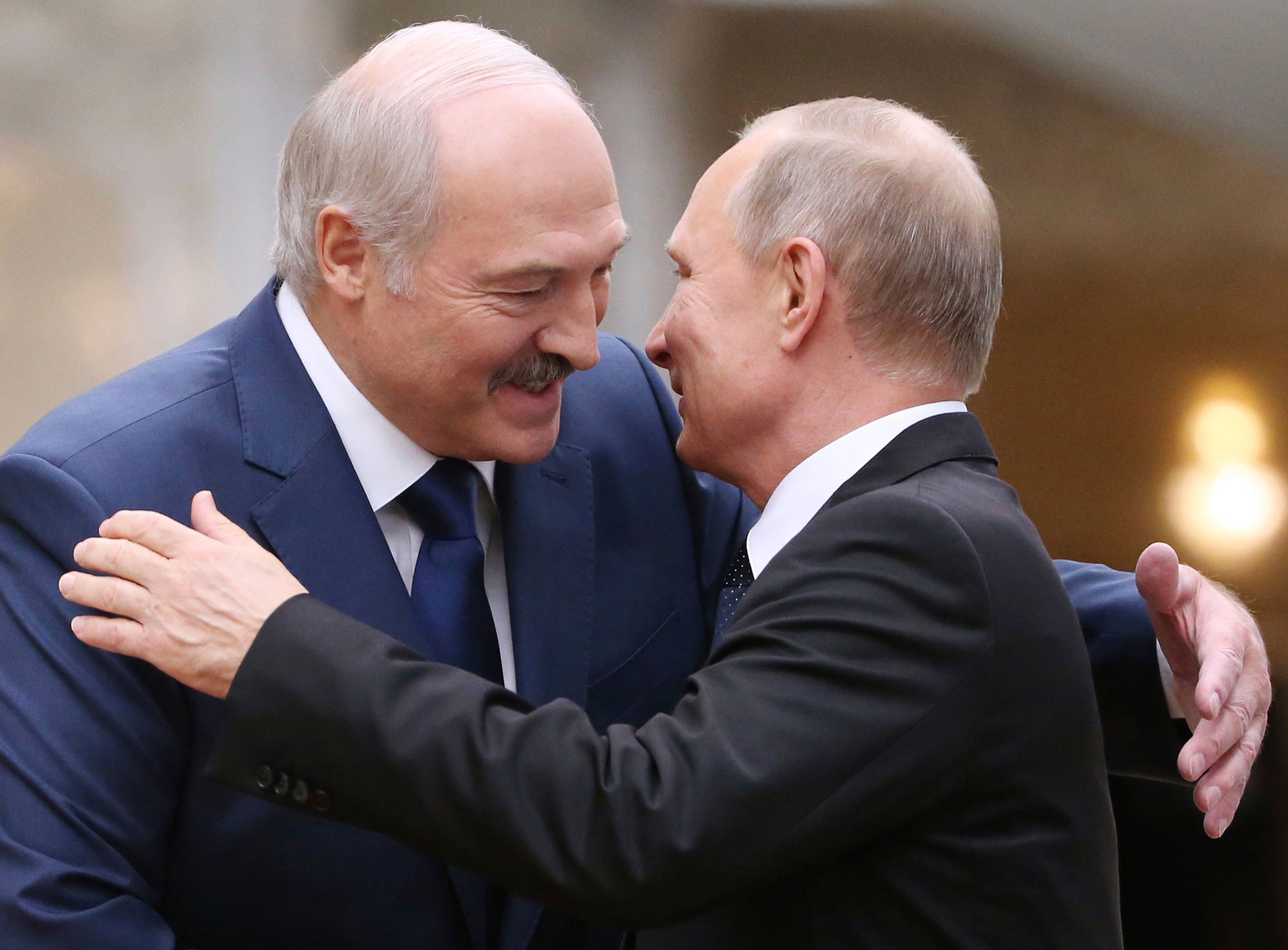 Putin diz que vai posicionar armas nucleares táticas em Belarus; país aliado e vizinho da UE