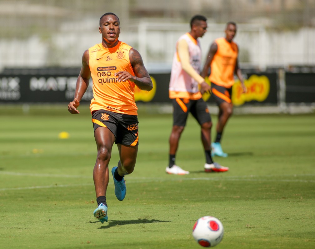 Diretoria garante renovação de joias da base no profissional do Corinthians 
