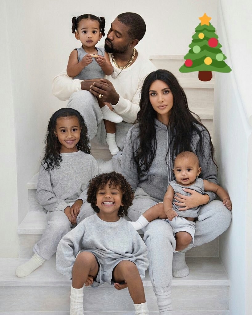 Kim Kardashian e família (Foto: Reprodução/Twitter)