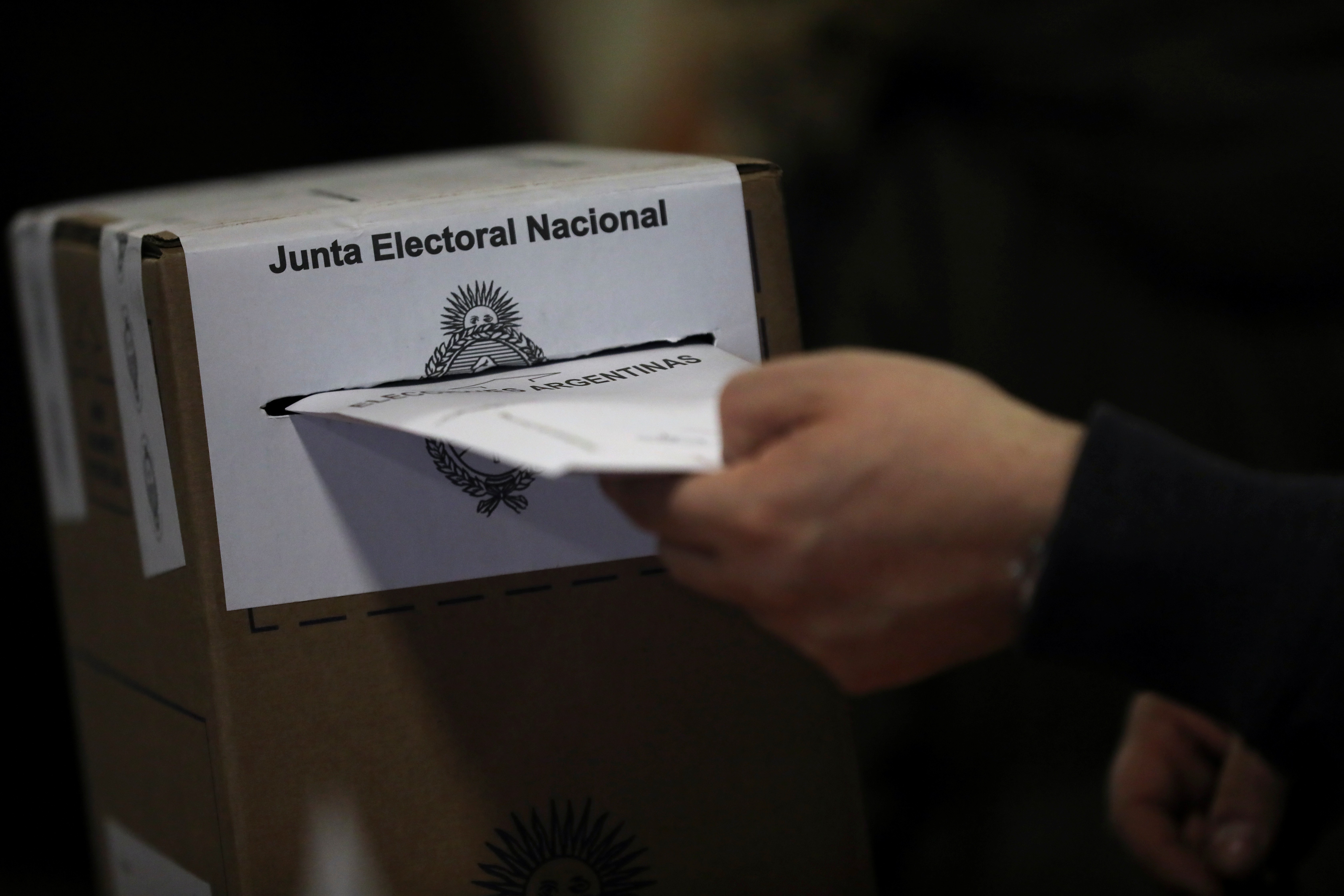 Eleições na Argentina: candidatos à Presidência participam de 1º debate