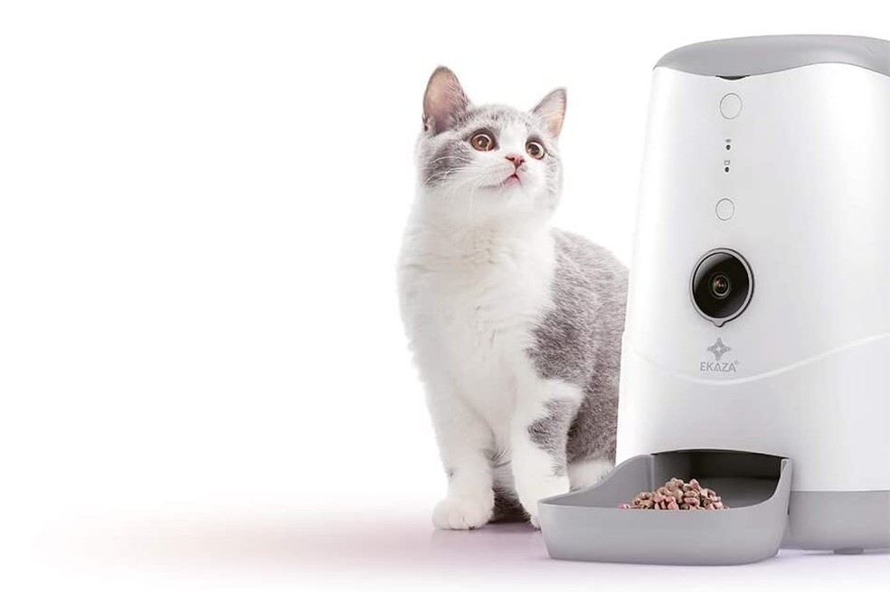 O Alimentador inteligente Ekaza Pet Fdw020 traz compatibilidade com Alexa e Google Assistente — Foto: Divulgação/Ekaza