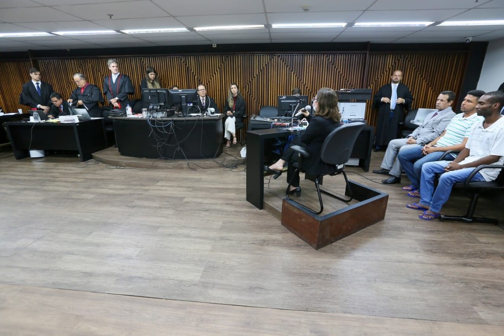 Viúva de advogado assassinado na Ponta Verde, em Maceió, é a primeira a prestar depoimento no júri popular dos três acusados — Foto: Caio Loureiro/Ascom TJ-AL