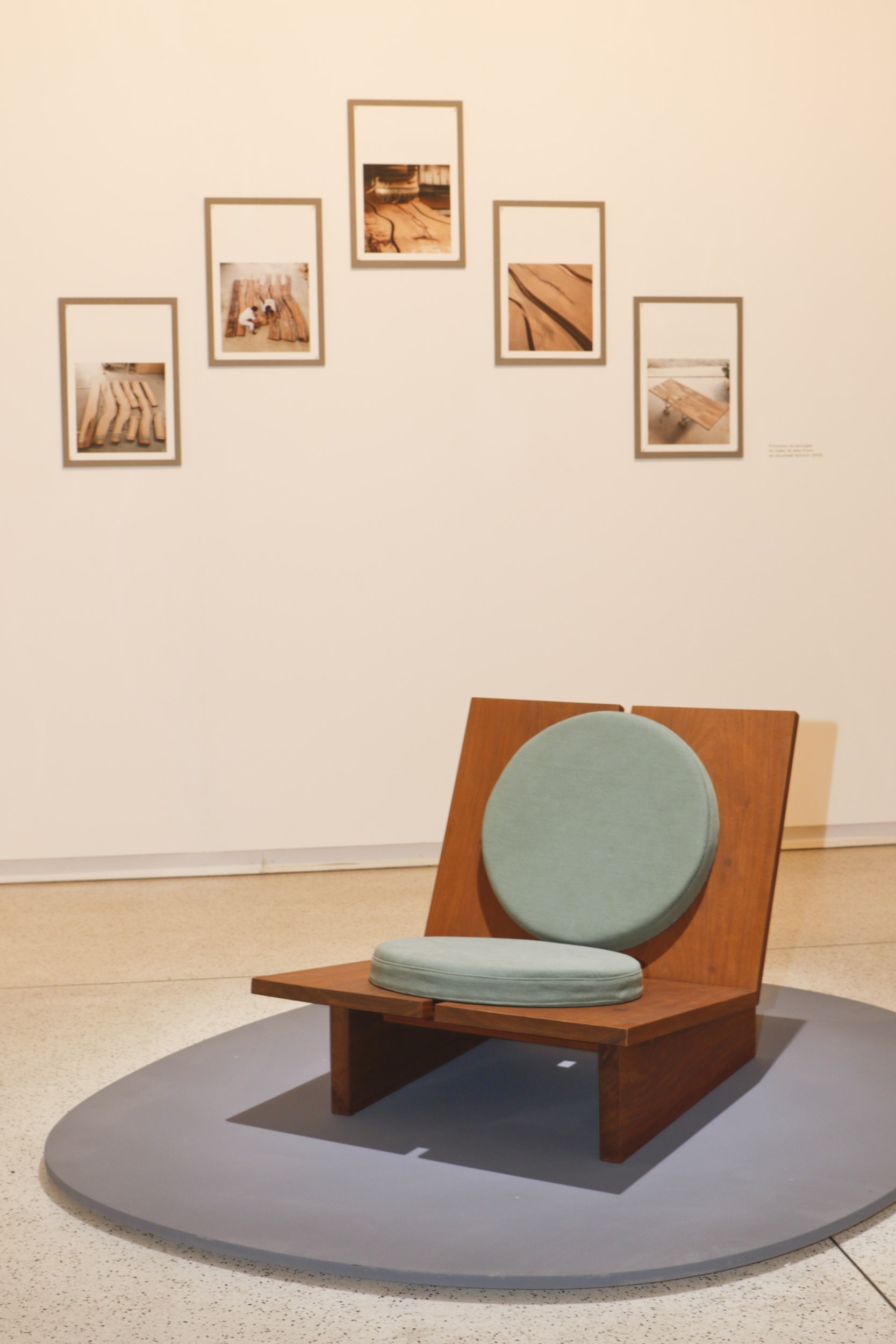 Museu Oscar Niemeyer realiza exposição inédita sobre o trabalho da designer Claudia Moreira Salles (Foto: Antônio More)