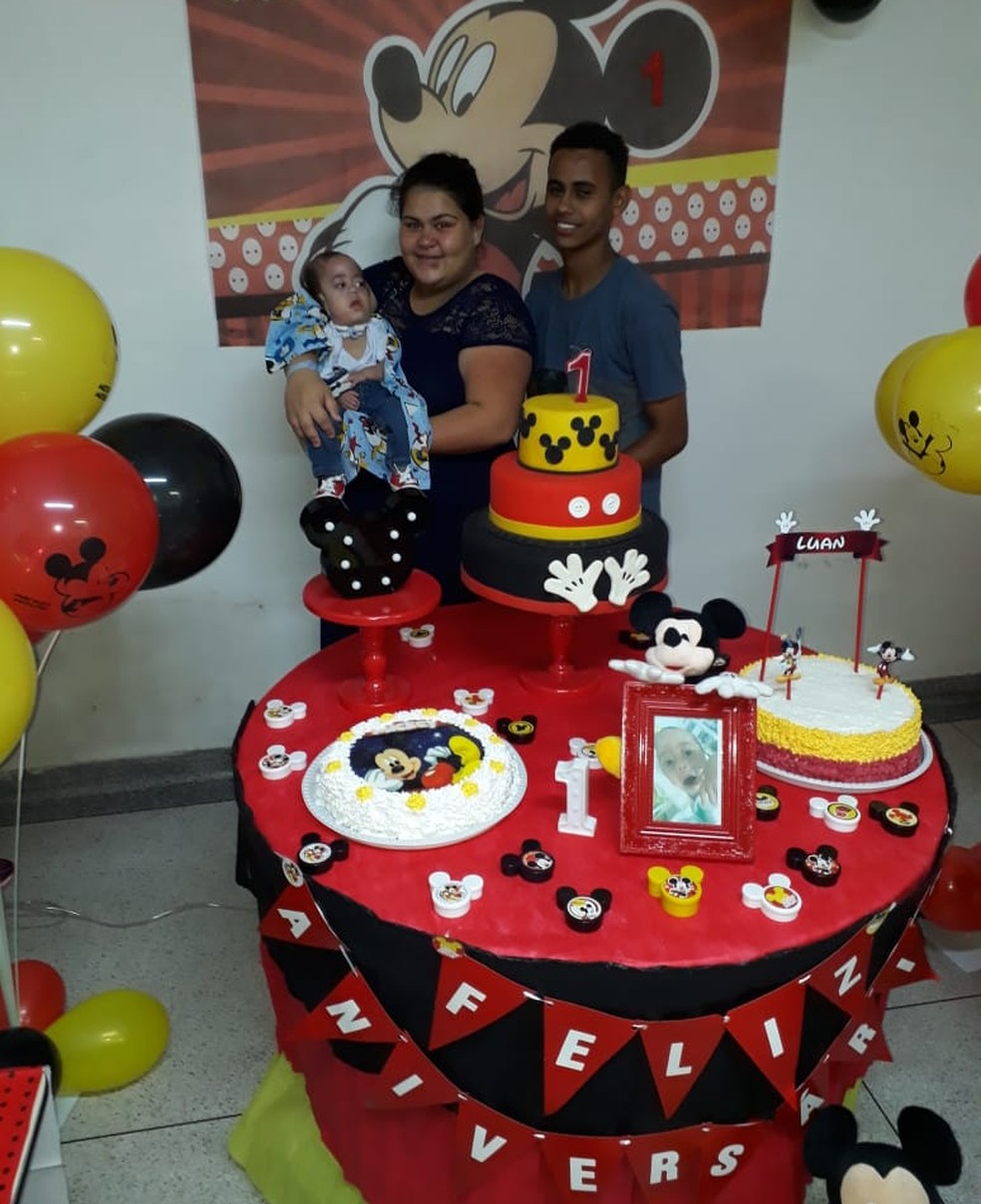 Festa de 1 ano de Luan, dentro do Hospital Guilherme Ãlvaro â Foto: Amanda Carvalho/Arquivo Pessoal