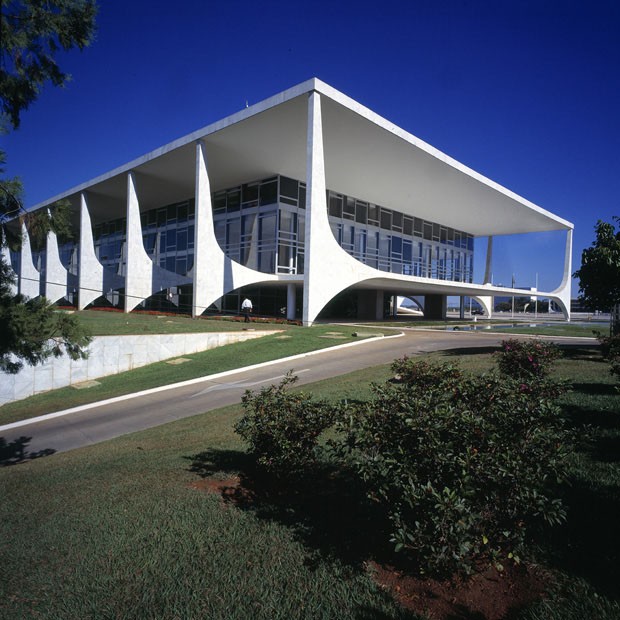 Niemeyer (Foto: Michel Moch / cortesia Fundação Oscar Niemeyer)
