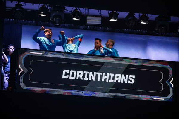 Com virada emocionante, Corinthians Free Fire é campeão mundial da  modalidade