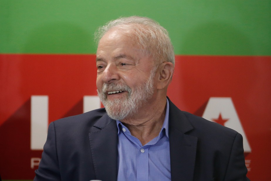 Lula durante reunião com governadores