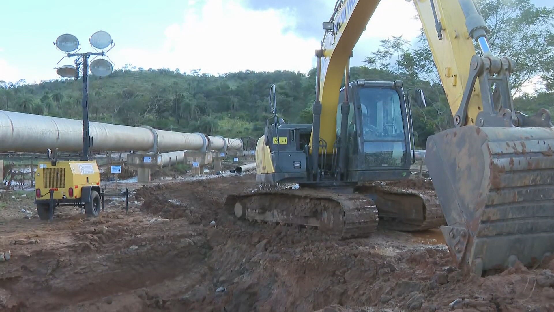 Obra de adutora provisória da Copasa deve ser concluída nesta sexta; crise no abastecimento de água afeta 2 milhões de pessoas