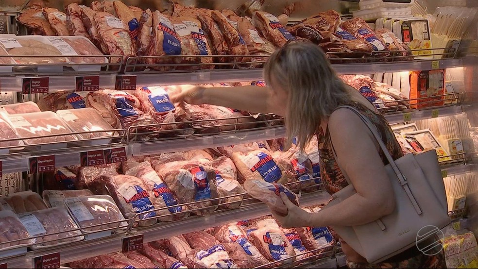 Procura pela carne bovina deve aumentar com a queda da taxa de desemprego — Foto: TV Centro América