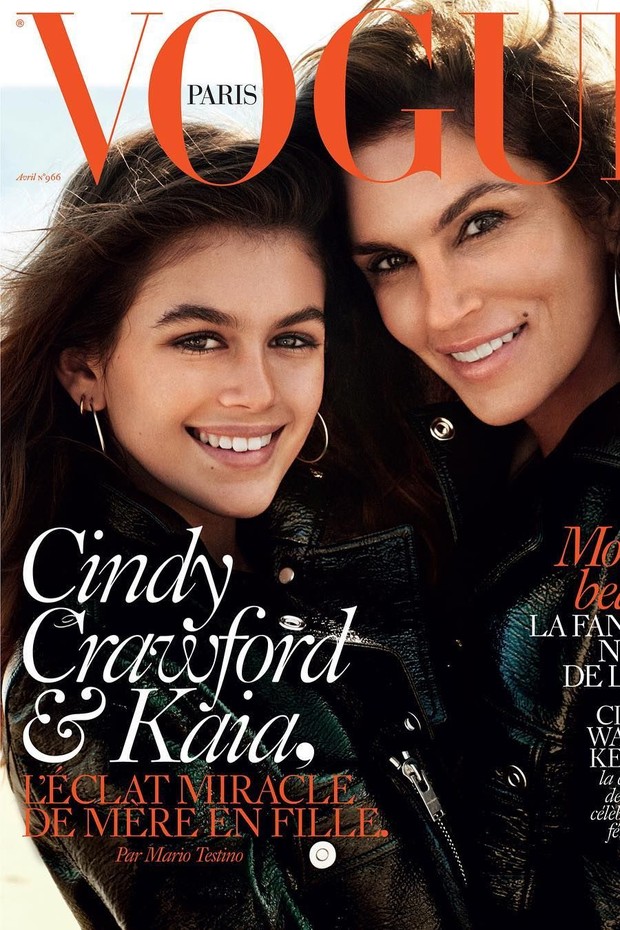 Cindy Crawford e a filha, Kaia Gerber, na capa da Vogue Paris (Foto: Reprodução)