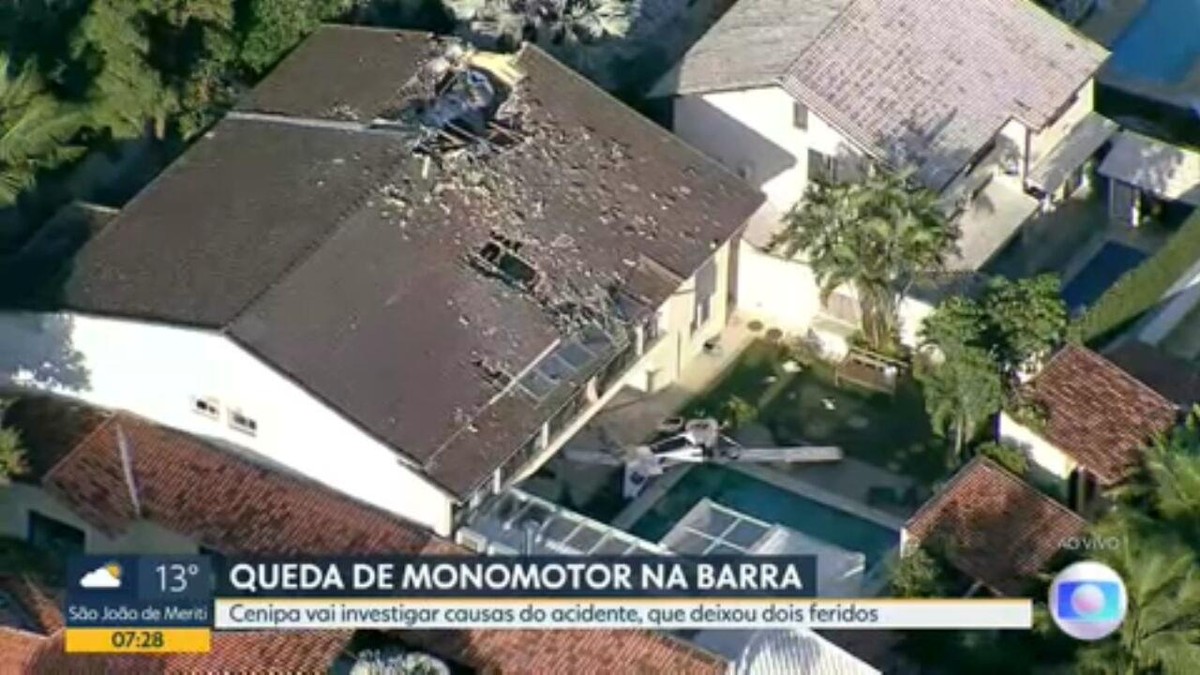 'A gente pensou que aquilo ali ia explodir', diz morador de condomínio da Barra onde avião monomotor caiu