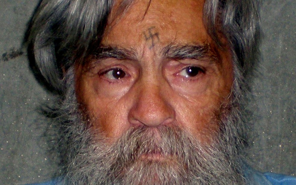 Manson foi condenado à morte em uma câmara de gás em 1971, mas no ano seguinte, o estado da Califórnia extinguiu este tipo de pena (Foto: CDCR/Handout via Reuters/File Photo)