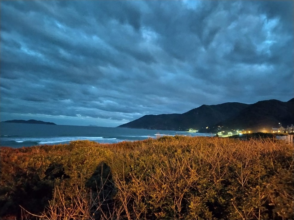 Quarta-feira tem previsão de céu com nuvens em Florianópolis — Foto: Valéria Martins/ G1 SC