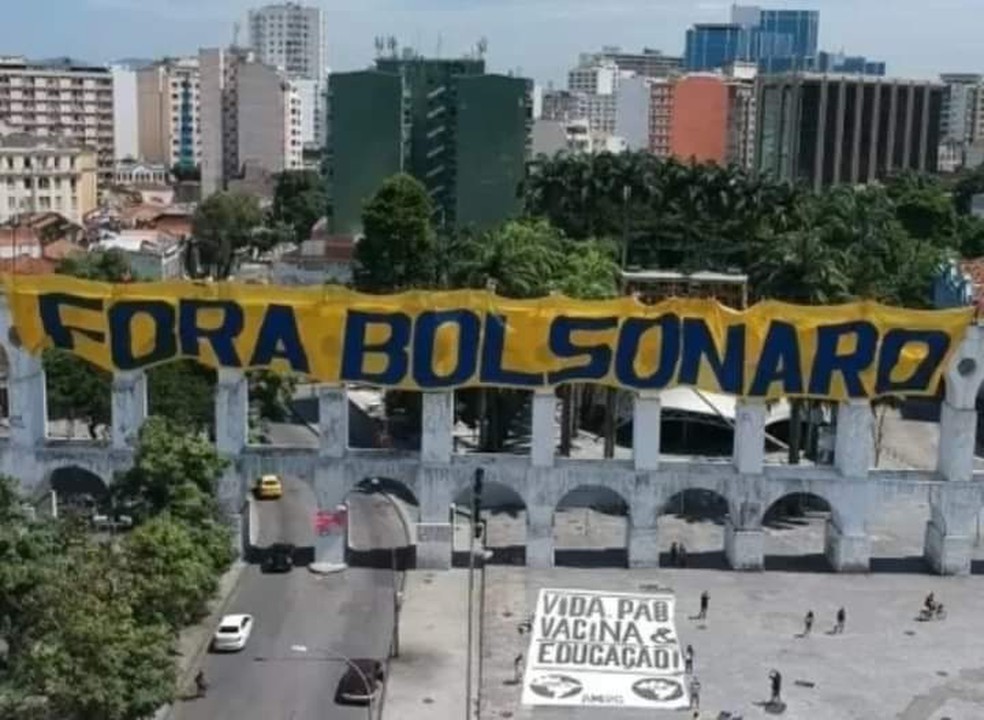 Manifestantes fizeram ato no Centro do Rio contra o presidente Bolsonaro — Foto: Arquivo pessoal