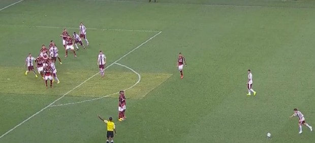 Para Gaciba, gol de Fred foi legal: Não há falta com a bola fora de jogo