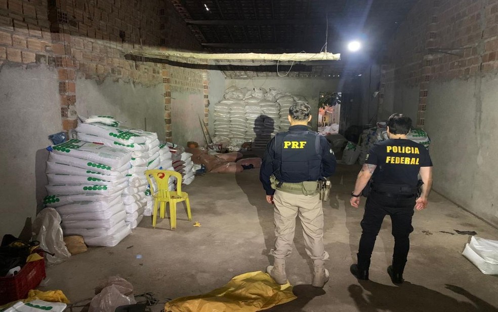 PF realiza opera&ccedil;&atilde;o contra venda ilegal de fertilizantes em SE e BA &mdash; Foto: Ascom/ PF