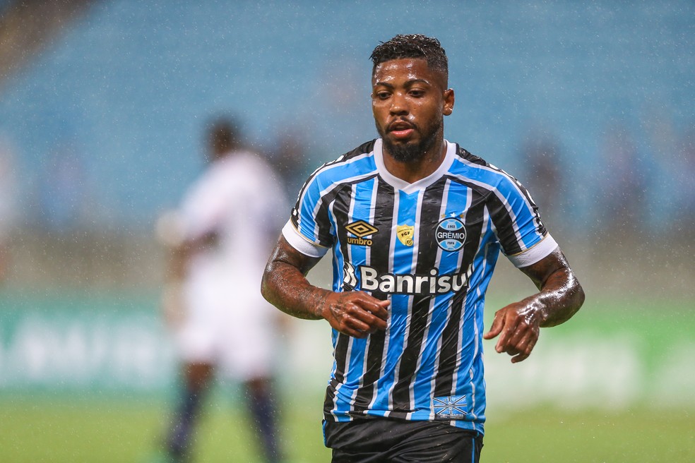 Marinho com a camisa do Grêmio — Foto: Lucas Uebel/Grêmio