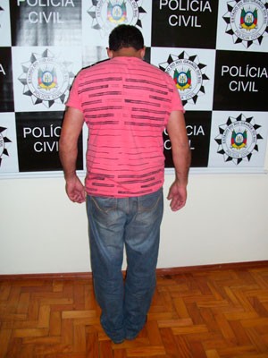 Suspeito preso assalto a banco Sarandi (Foto: Polícia Civil/Divulgação)