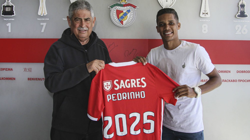 [COMENTE] Com a ida de Pedrinho ao Benfica, quem deve assumir a vaga deixada pelo meia no Corinthians?