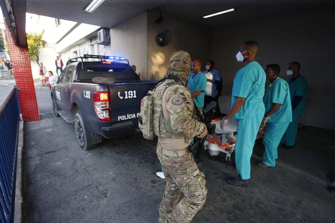 Feridos durante operação policial na Vila Cruzeiro, na Penha, foram levados para o Hospital estadual Getúlio Vargas