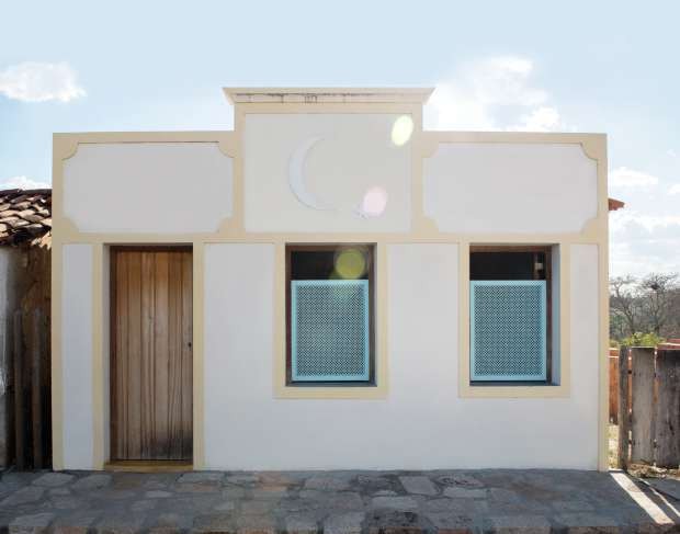 Decoração singela, casa de Mario Cirri,Ilha do Ferro, em Alagoas (Foto: Projeto Sertões)