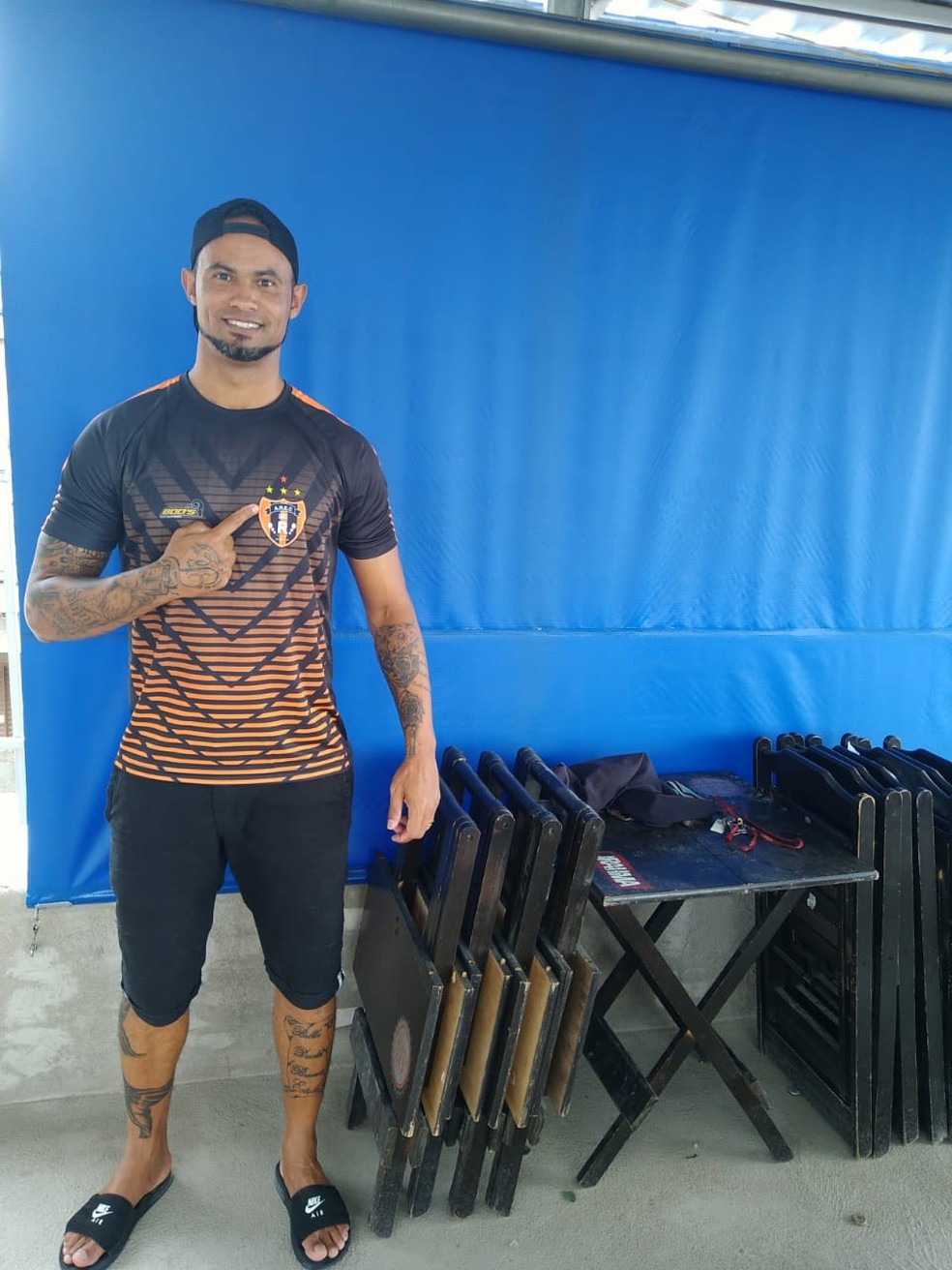 Bruno já com a camisa do clube amador que defenderá em 2020 — Foto: Divulgação/Assessoria Regislanea