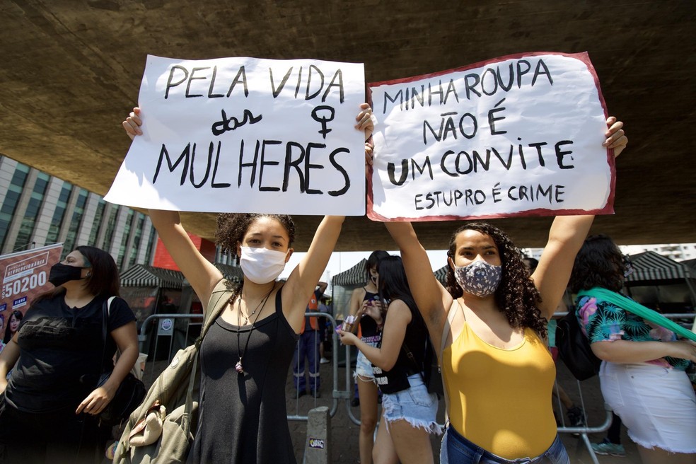 Manifestantes durante ato contra violência sexual na Avenida Paulista, em São Paulo (SP) — Foto: Carol Caminha/Agência Estado