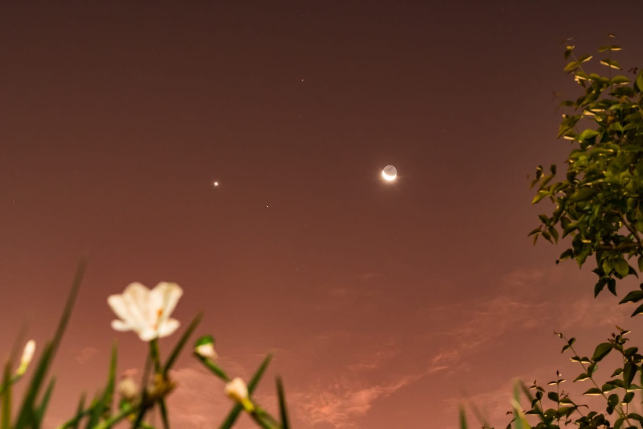 Lua se alinha com Saturno, Vênus e Marte; veja registros do fenômeno no céu de Brasília