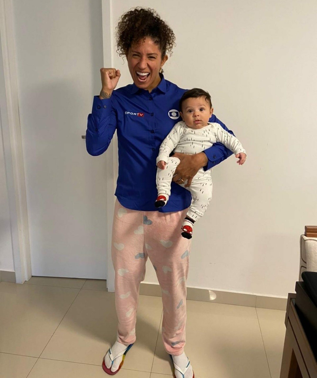 Cris Rozeira com o filho, Bento  (Foto: Reprodução / Instagram )