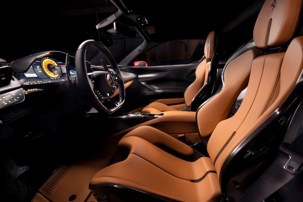 Cabine foi inspirada na aeronáutica, com ênfase nos instrumentos — Foto: Leo Sposito/Divulgação