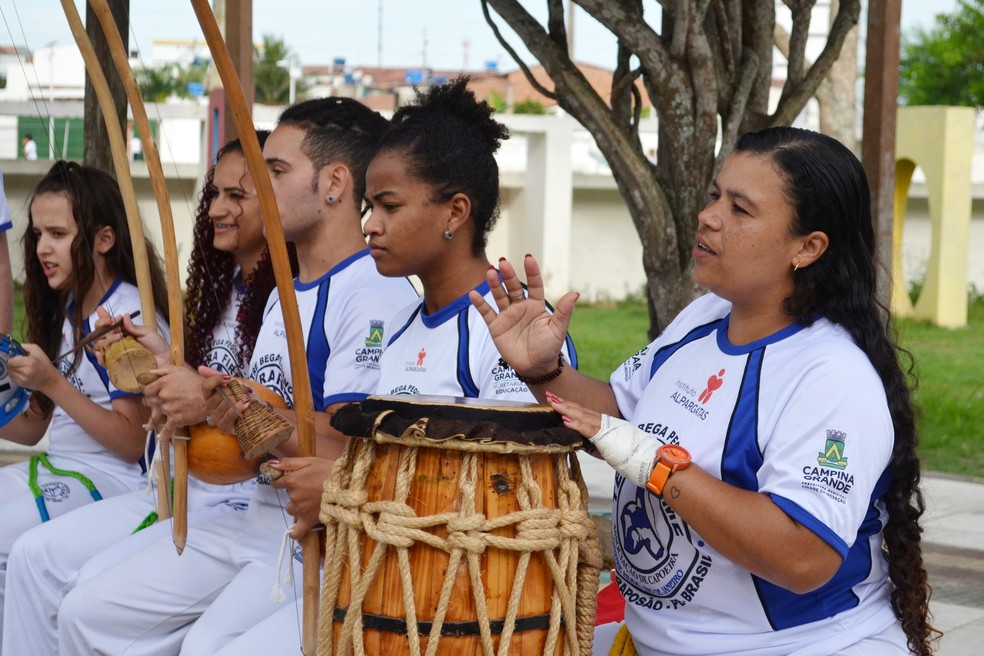 Jaciara revelou que, enquanto está nas rodas de capoeira, se sente em posição de igualdade com todos a sua volta — Foto: Eloyna Alves/G1