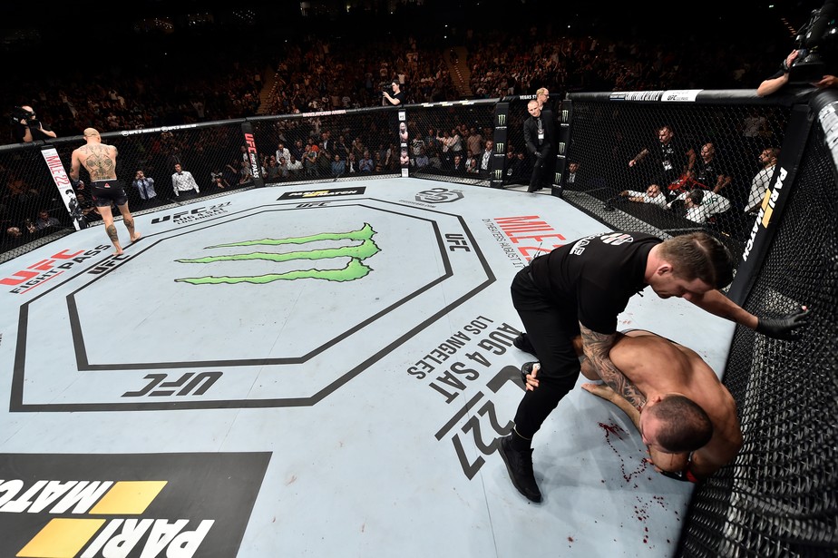 Anthony Smith arrasa MaurÃ­cio Shogun no primeiro round no UFC Hamburgo