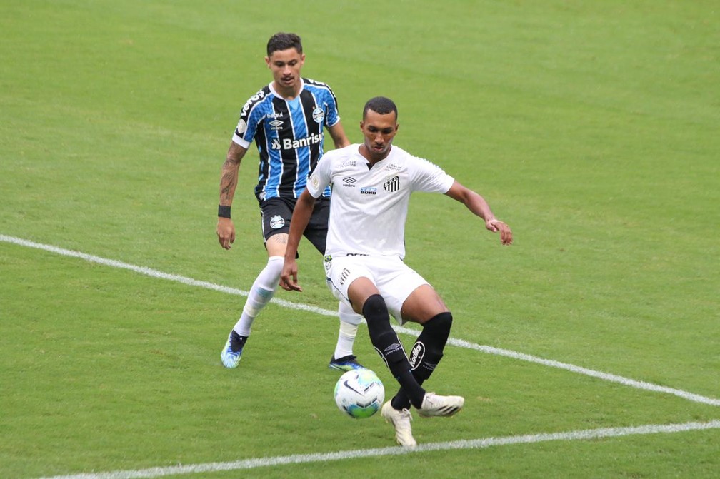 Narrador de rádio do Rio Grande do Sul chama Lucas Braga, do Santos, de crioulinho