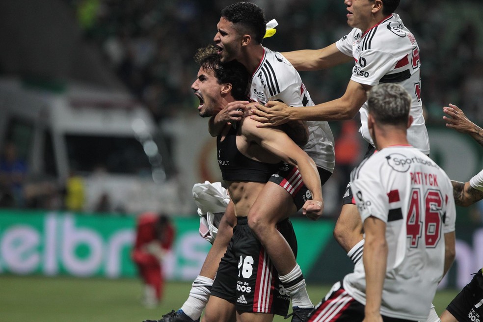 Jogadores do São Paulo comemoram classificação sobre o Palmeiras — Foto: Rubens Chiri/saopaulofc.net