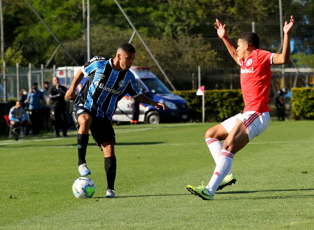 Grêmio negocia lateral direito da base, com clube espanhol