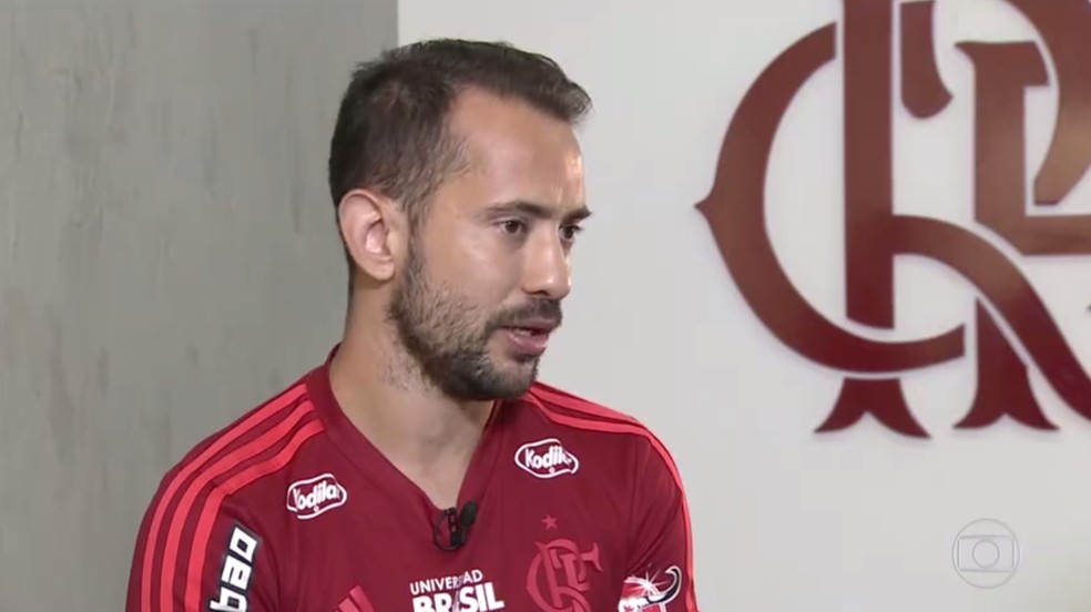 Everton Ribeiro ainda acredita no tÃ­tulo do BrasileirÃ£o â€” Foto: Vinicius Valente