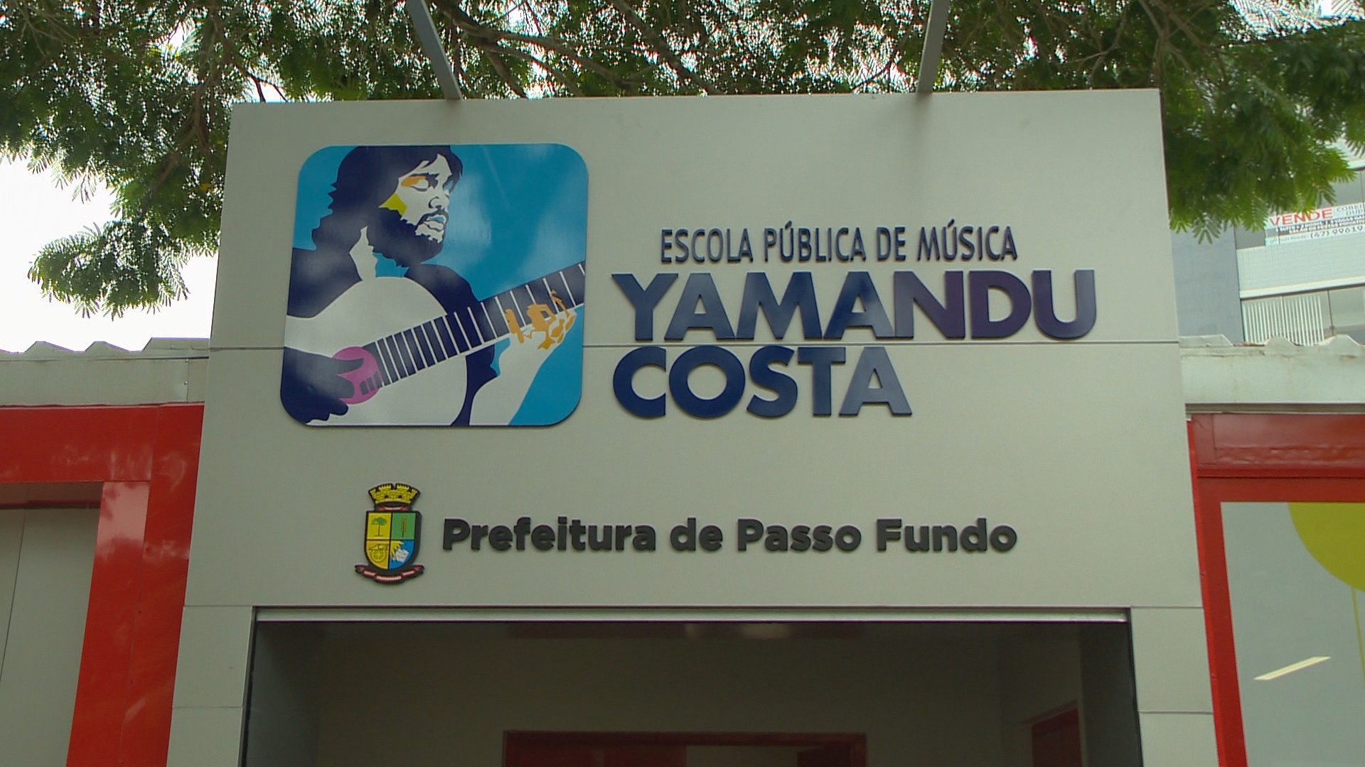 Yamandu Costa inaugura escola pública de música com seu nome em Passo Fundo; VÍDEO