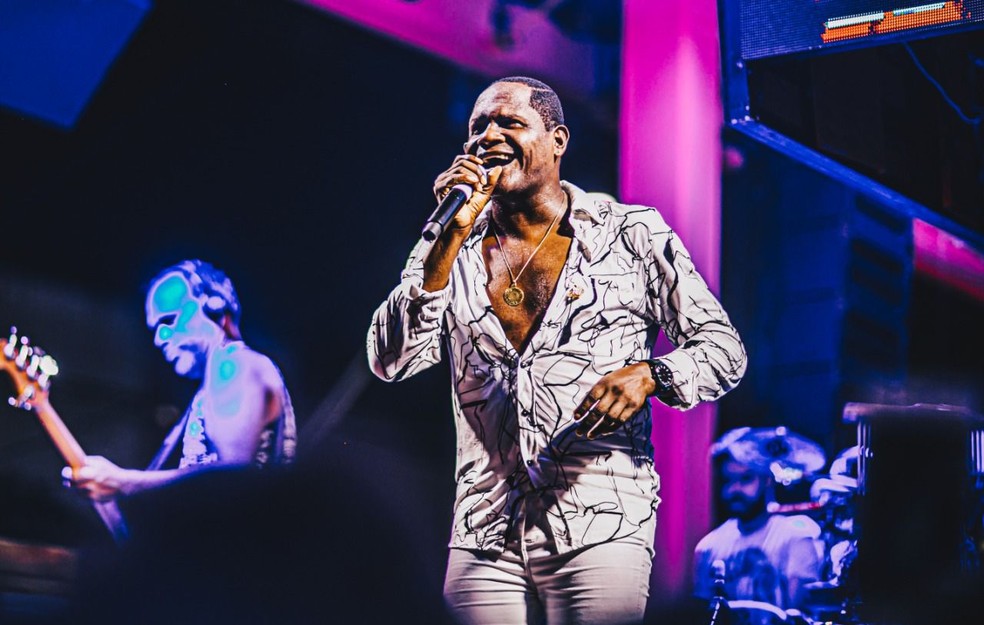 Cantor Tatau volta a Natal para o bloco Nem Se Acaba, Nem Fica Pouco — Foto: Luana Tayze