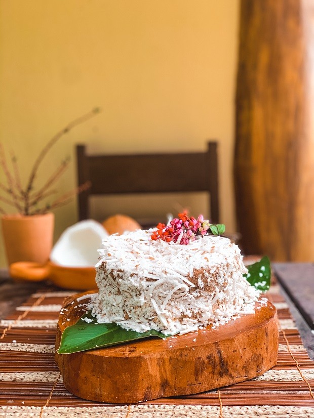 Receita sem açúcar e vegana de bolo gelado de coco  (Foto: THIAGO MEDEIROS)
