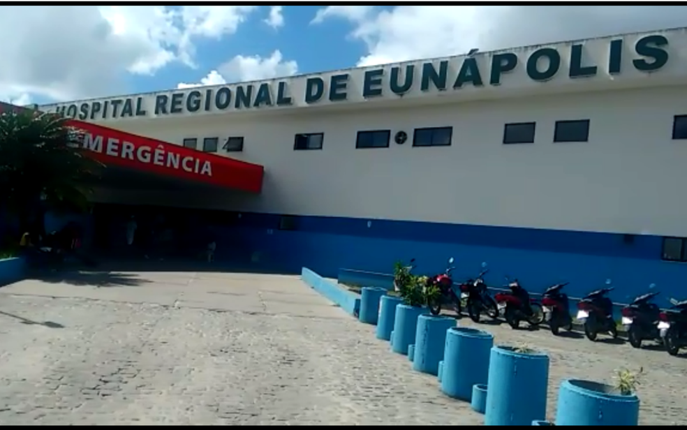 Meninas estão internadas no Hospital Regional de Eunápolis  (Foto: Taísa Moura/TV Santa Cruz)