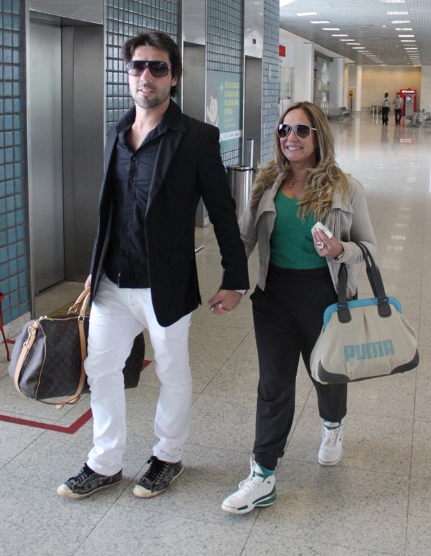 Susana Vieira e o marido, Sandro Pedroso, chegam ...