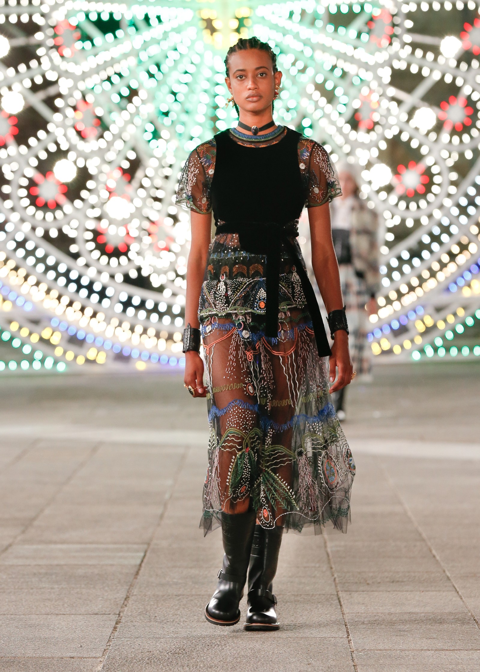 Dior encerra temporada de desfiles com transmissão pensada para o digital
