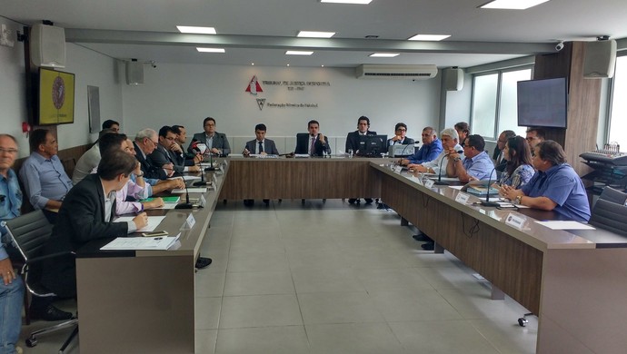 Fórmula repetida e preocupação com gramado: reunião define Mineiro 2017