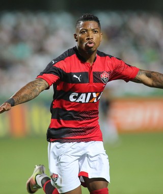 marinho coritiba x vitória couto pereira (Foto: Giuliano Gomes/PR Press)