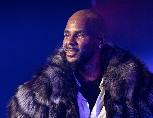 NEW YORK, NY - DECEMBER 17:  Singer R. Kelly performs in concert during the '12 Nights Of Christmas' tour at Kings Theatre on December 17, 2016 in the Brooklyn borough New York City.  (Photo by Noam Galai/Getty Images) (Foto: Getty Images)