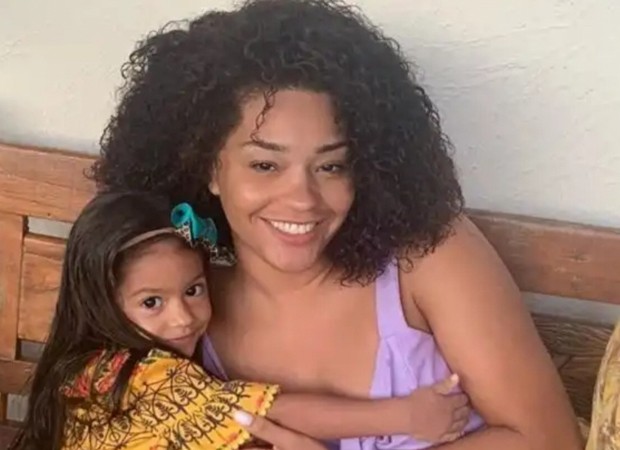 Juliana Alves, ex-participante do BBB3, e a filha Yolanda, de 4 anos (Foto: Reprodução/Instagram)