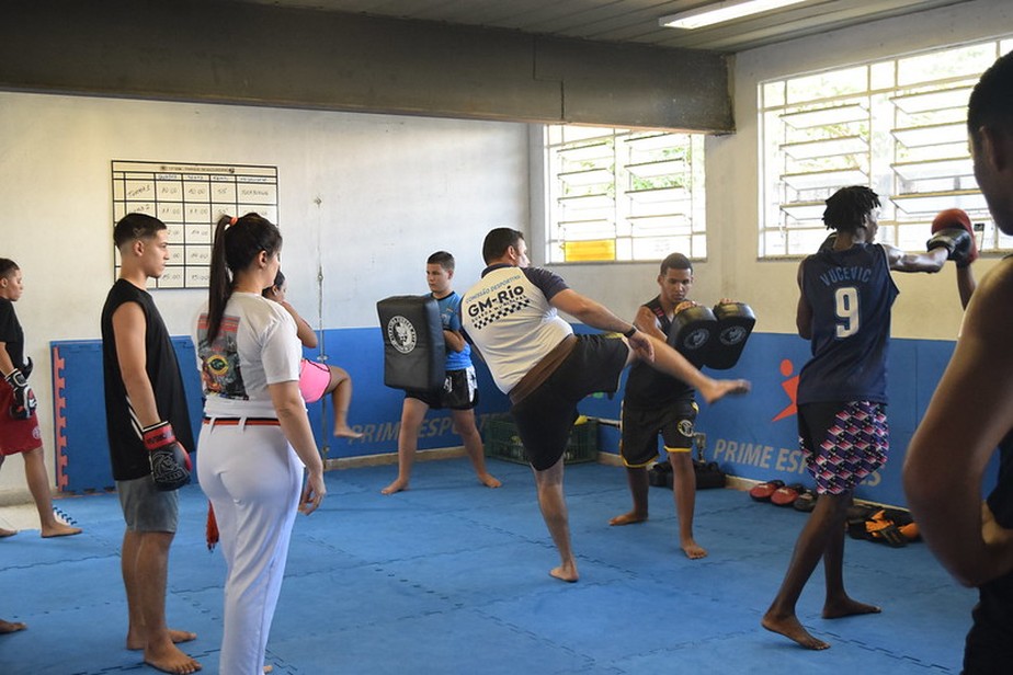 Aula de kickboxing, uma das modalidades oferecidas no Boa Guarda, projeto da Guarda Municipal