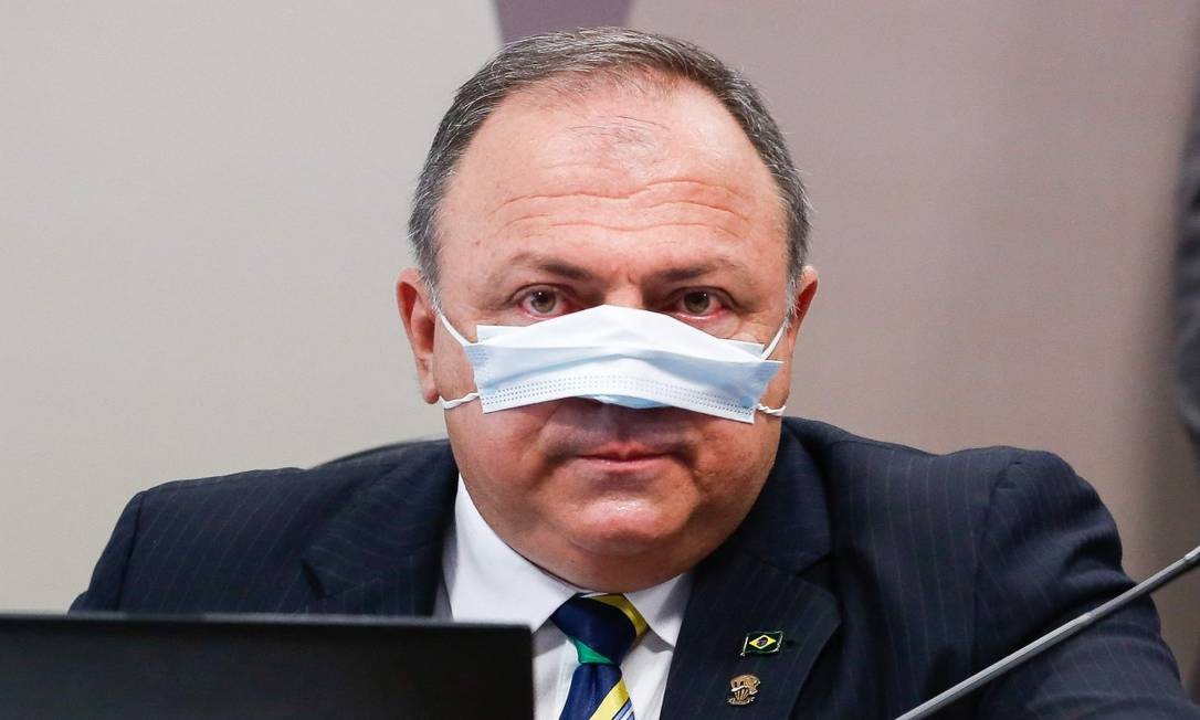 O processo interno do Exército contra o ex-ministro da Saúde, general Eduardo Pazuello, pela participação dele em um ato político ao lado de Bolsonaro também está sob sigilo