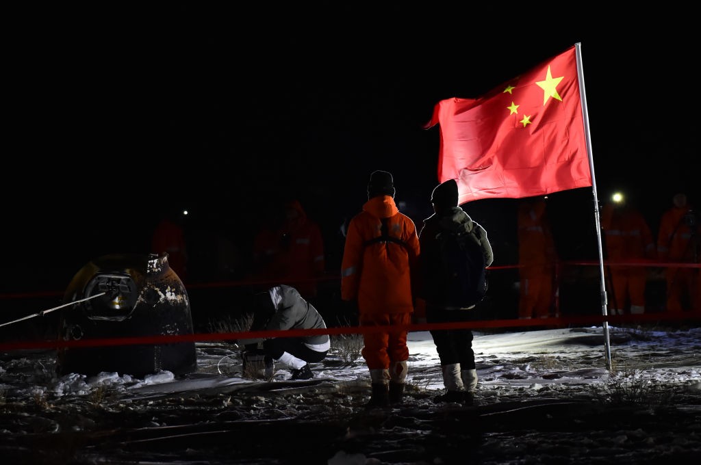 A cápsula da sonda Chang e-5 pousou na quarta-feira, no distrito de Siziwang, na região da Mongólia Interior (Foto: Ma Jianbing/VCG via Getty Images)